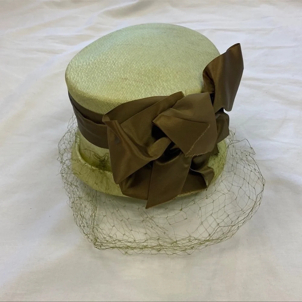 Vintage Hat Shimmer Sage Green/Olive Green Satin Bow Veiled‎ - Picture 2 of 11
